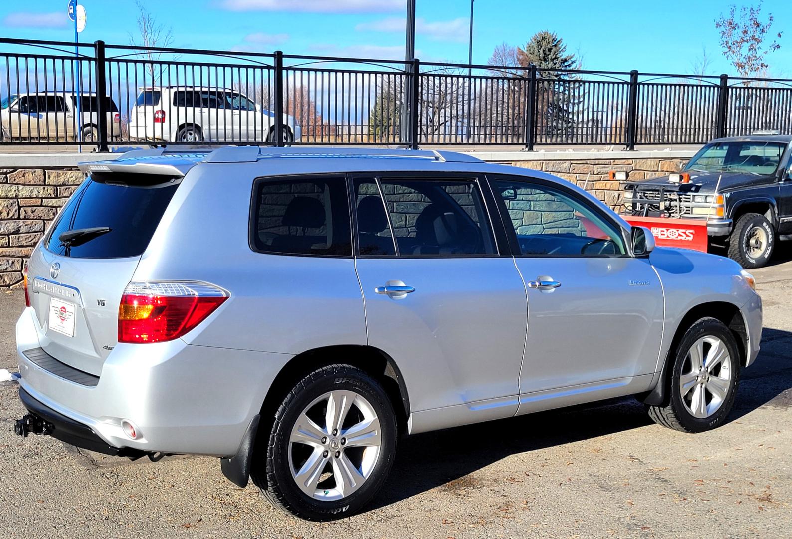 2008 Silver /Tan Toyota Highlander Limited (JTEES42A782) with an 3.5L V6 engine, Automatic transmission, located at 450 N Russell, Missoula, MT, 59801, (406) 543-6600, 46.874496, -114.017433 - Really Clean AWD SUV. 3rd Row Seating. Power Sunroof. Power Leather Seats. Heated Seats. Navigation. Backup Camera. Bluetooth. Air. Cruise. Tilt. Timing Chain not a timing belt. Clean Carfax. - Photo#3